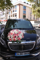 Özel Günlerinizde Size Özel Gül,Gerbera,Lilyum ve Şık Oto Süsleme Malzemeleri ile Hizmet Veriyoruz.