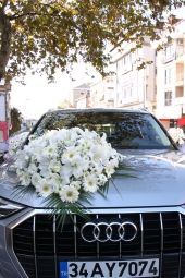 Özel Günlerinizde Size Özel Gül,Gerbera,Lilyum ve Şık Oto Süsleme Malzemeleri ile Hizmet Veriyoruz.