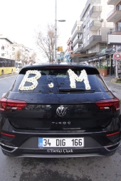 Özel Günlerinizde Size Özel Gül,Gerbera,Lilyum ve Şık Oto Süsleme Malzemeleri ile Hizmet Veriyoruz.
