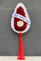 Lilyum,gerbera ve gülden Ferforje Çiçek
